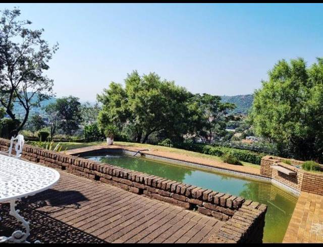 5 BEDROOM HOUSE FOR SALE IN MONDEOR